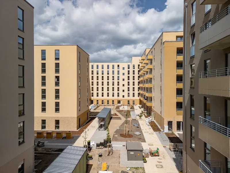 Traumhafte Dachgeschosswohnung mit Fußbodenheizung und zwei Terrassen im Erstbezug — photo 1